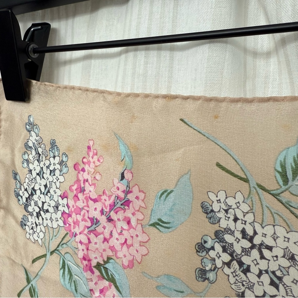 TRUE VINTAGE 100% Silk ECHO Oversized Cream Blue & Pink Floral Scarf - Picture 9 of 9